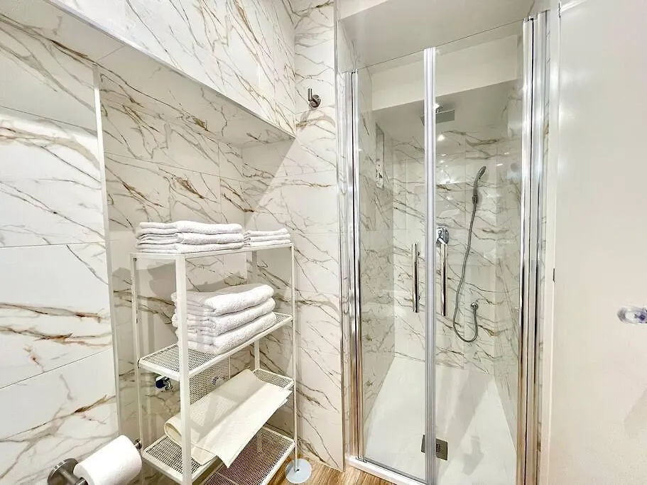 Isabel Suite Naples 0*,  Italy