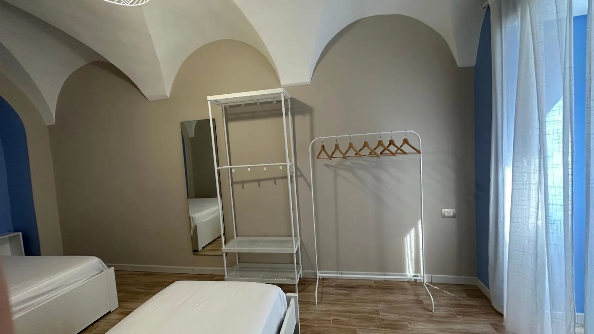 Isabel Suite Naples 0*,